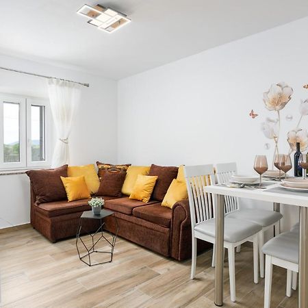 Apartment Ivana Malinska Ngoại thất bức ảnh