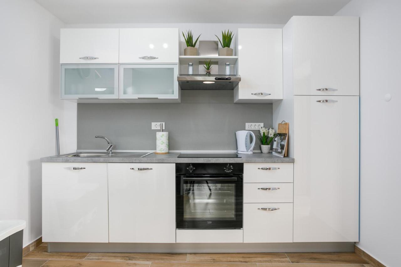 Apartment Ivana Malinska Ngoại thất bức ảnh